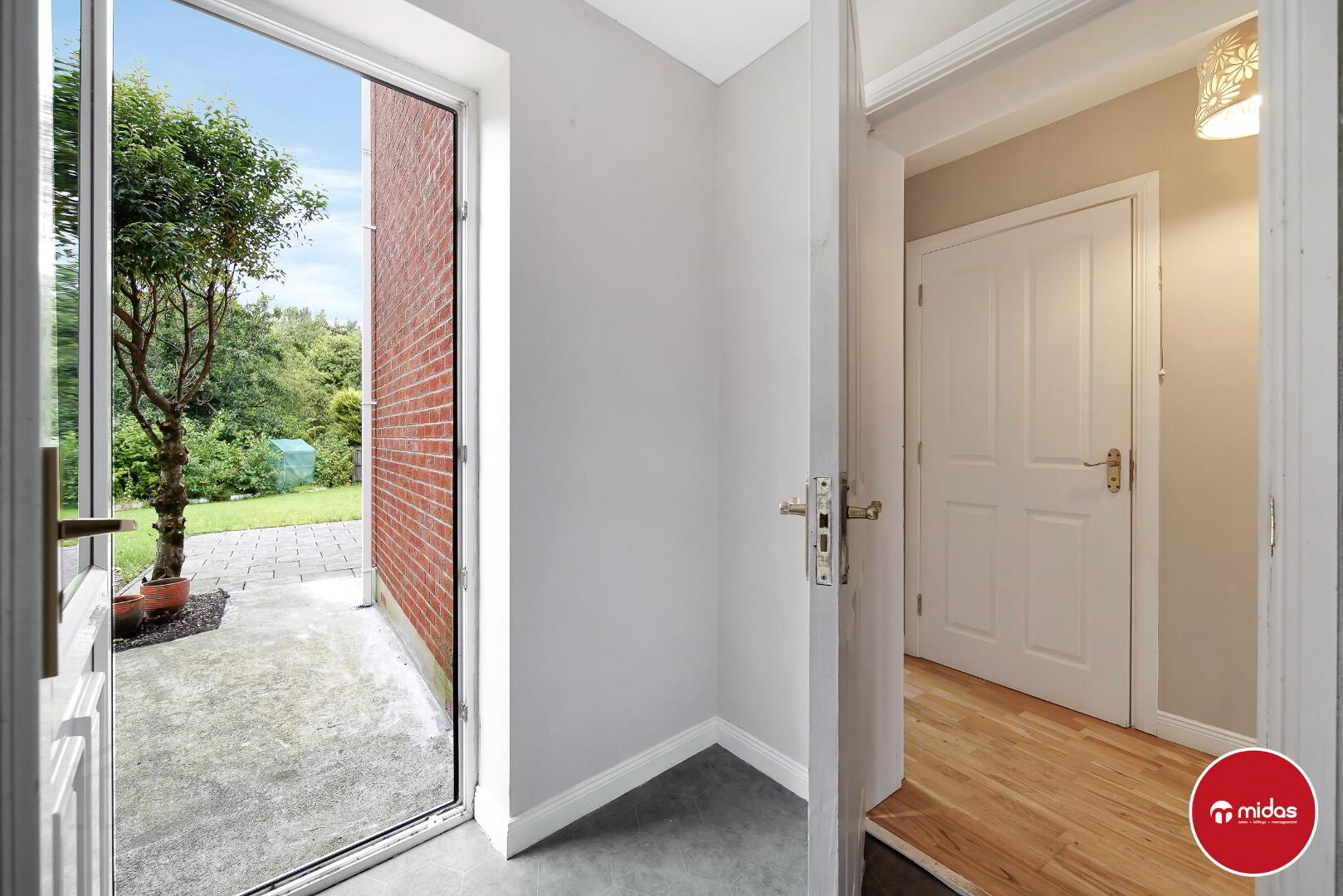 104 Waterfoot Park 7 of 24