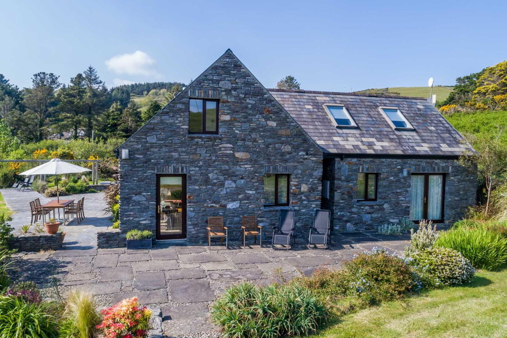 The Stone House, Rossbrin 5 of 35