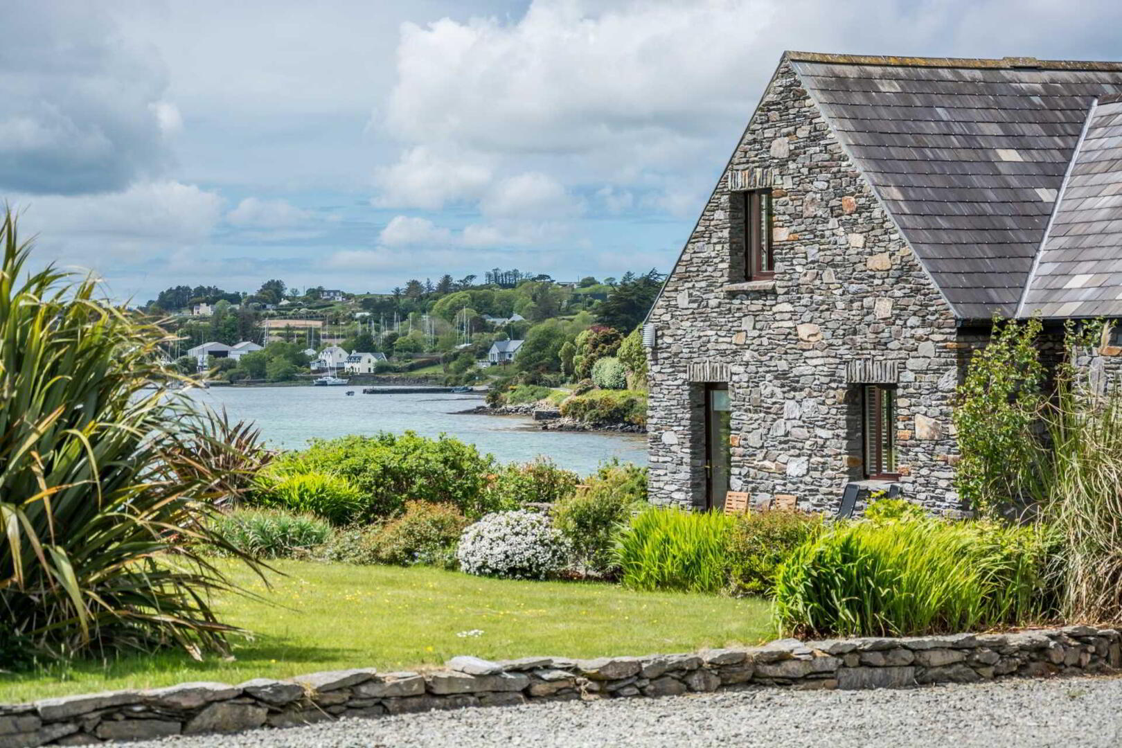 The Stone House, Rossbrin 4 of 35