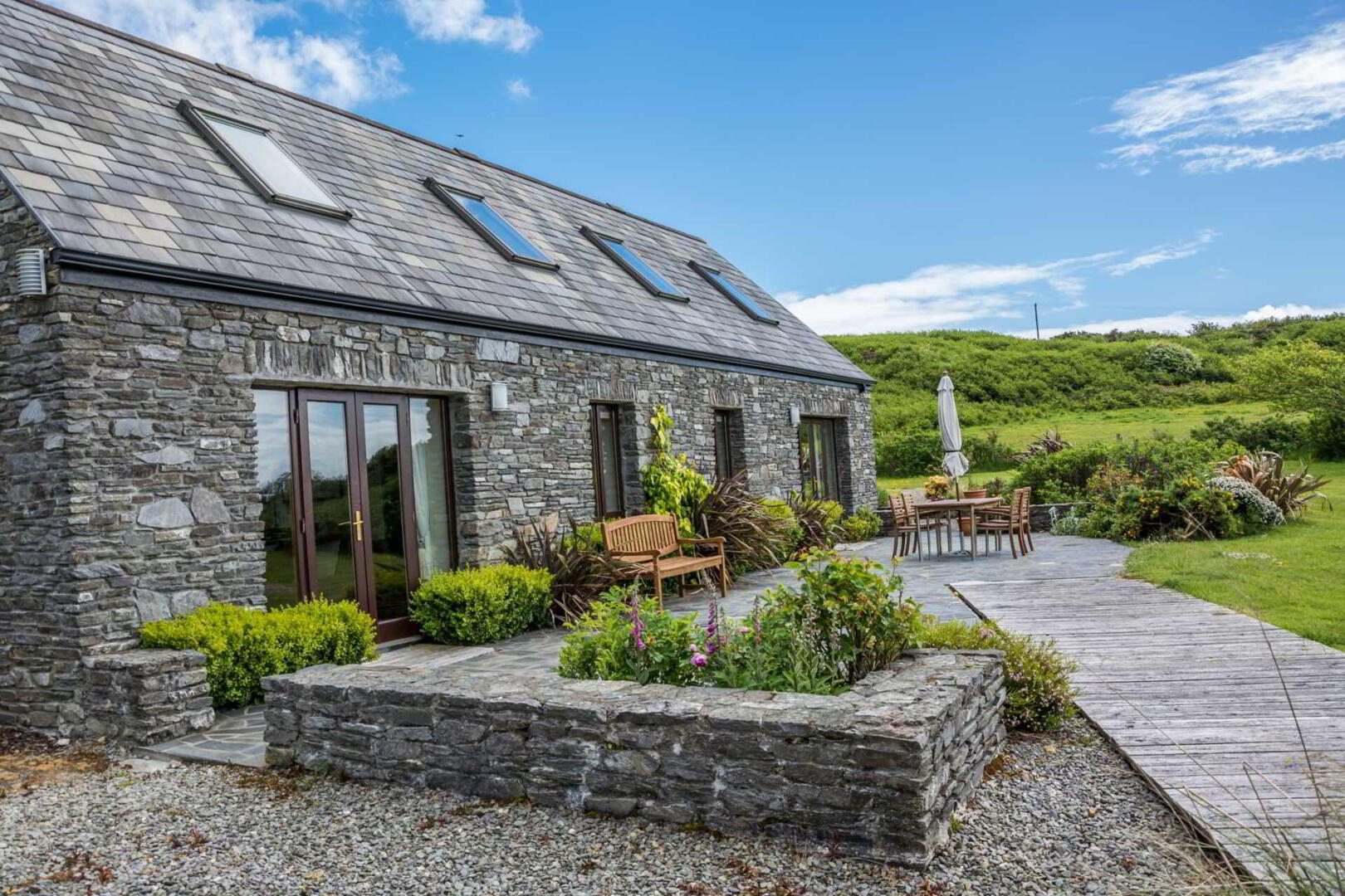 The Stone House, Rossbrin 6 of 35