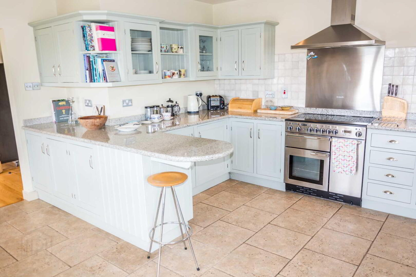 The Stone House, Rossbrin 9 of 35