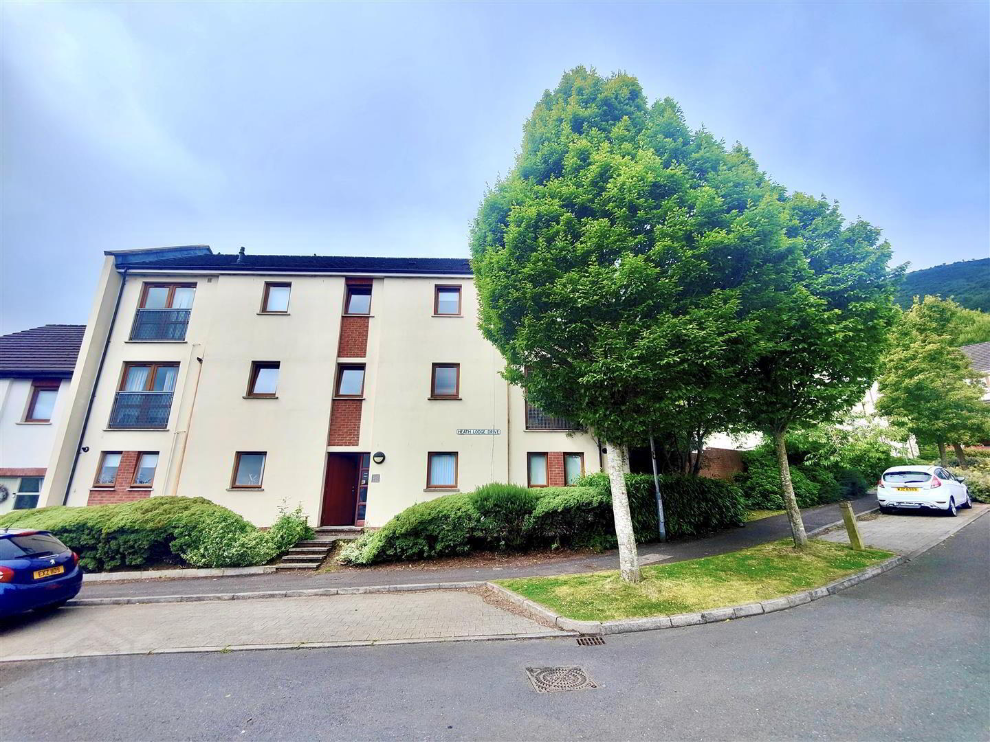 79c Heath Lodge Drive 1 of 12
