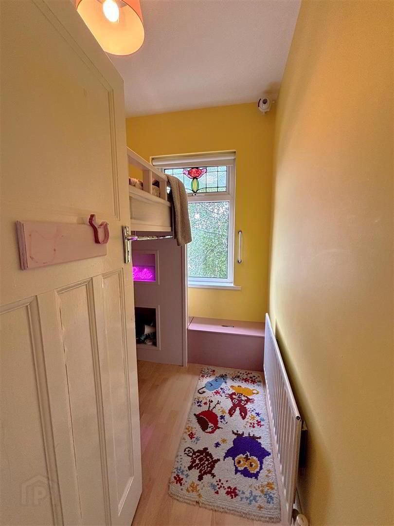 48 Somerton Road 17 of 25