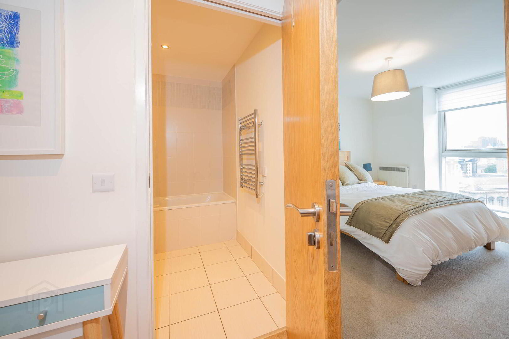 10-01 The Obel, 62 Donegall Quay 10 of 14