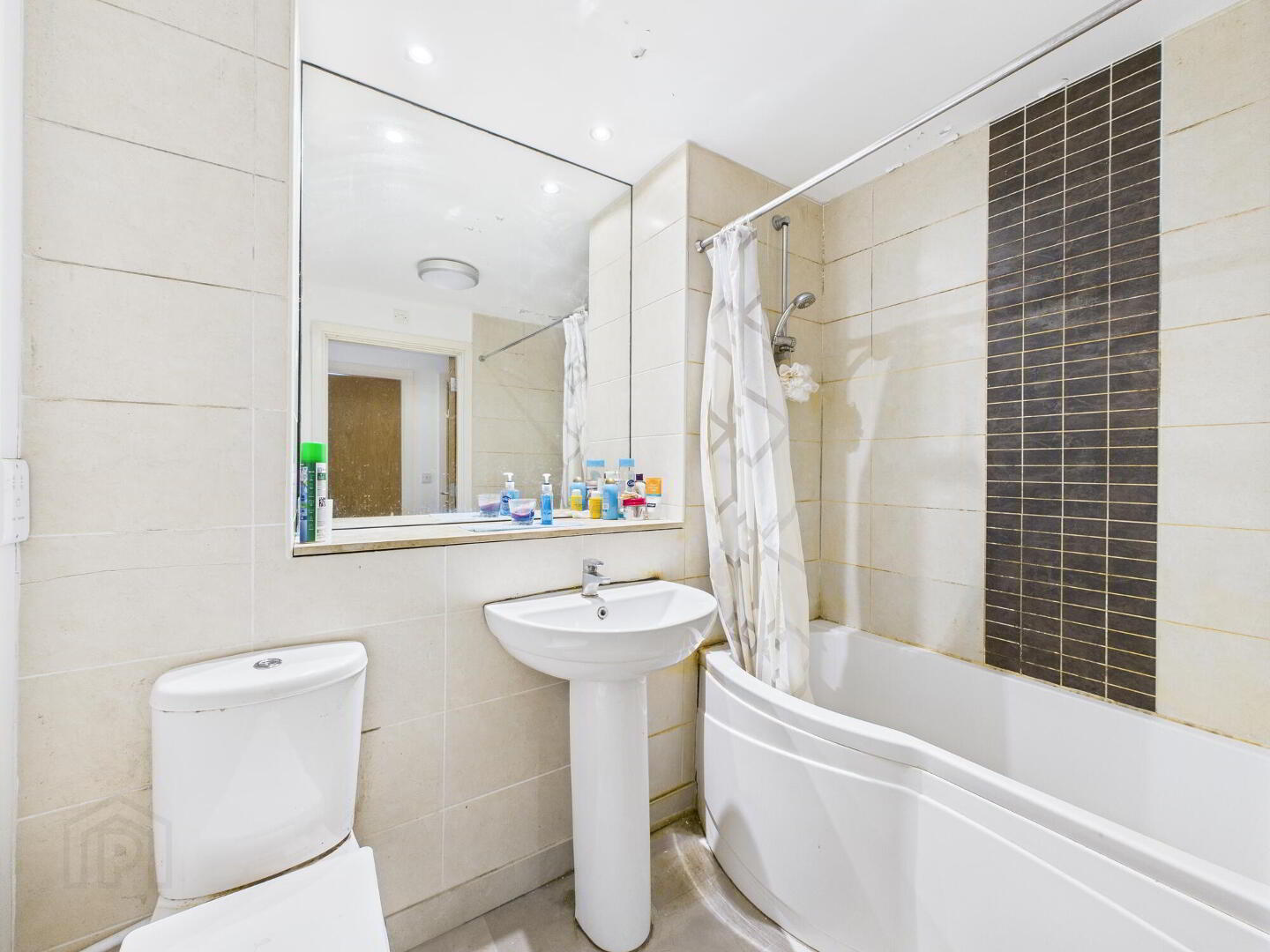 Apt 44 Victoria Place, 20 Wellwood Street 12 of 15