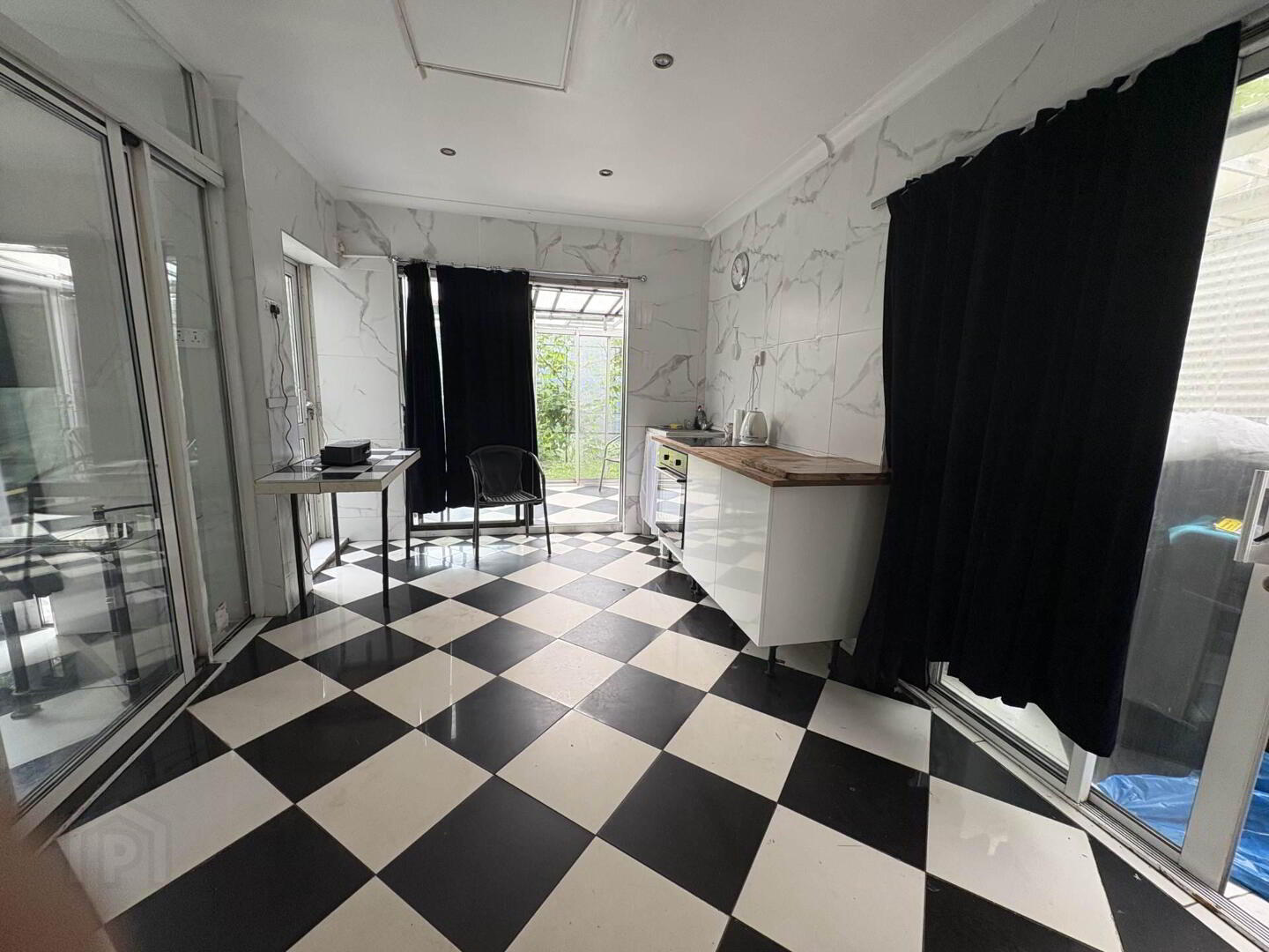 18 Woodbrook Road 5 of 17