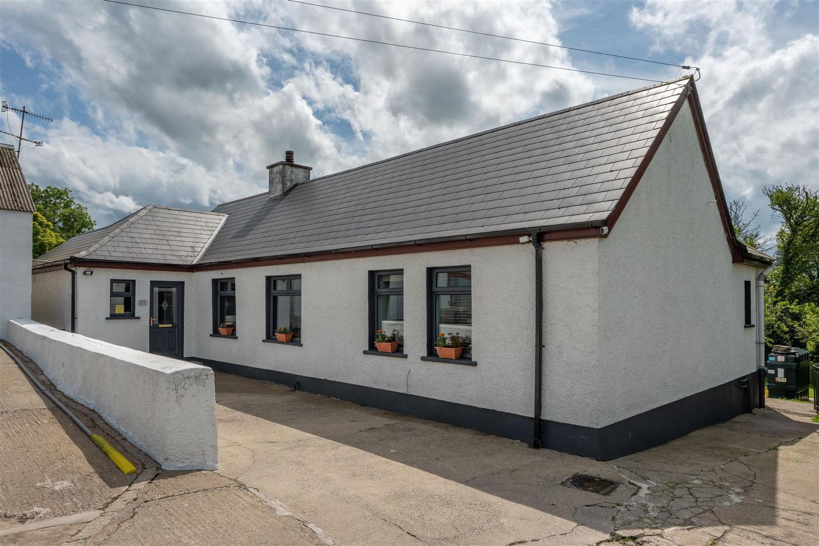 Hillhead Cottage, 11 Annadorn Road 1 of 15