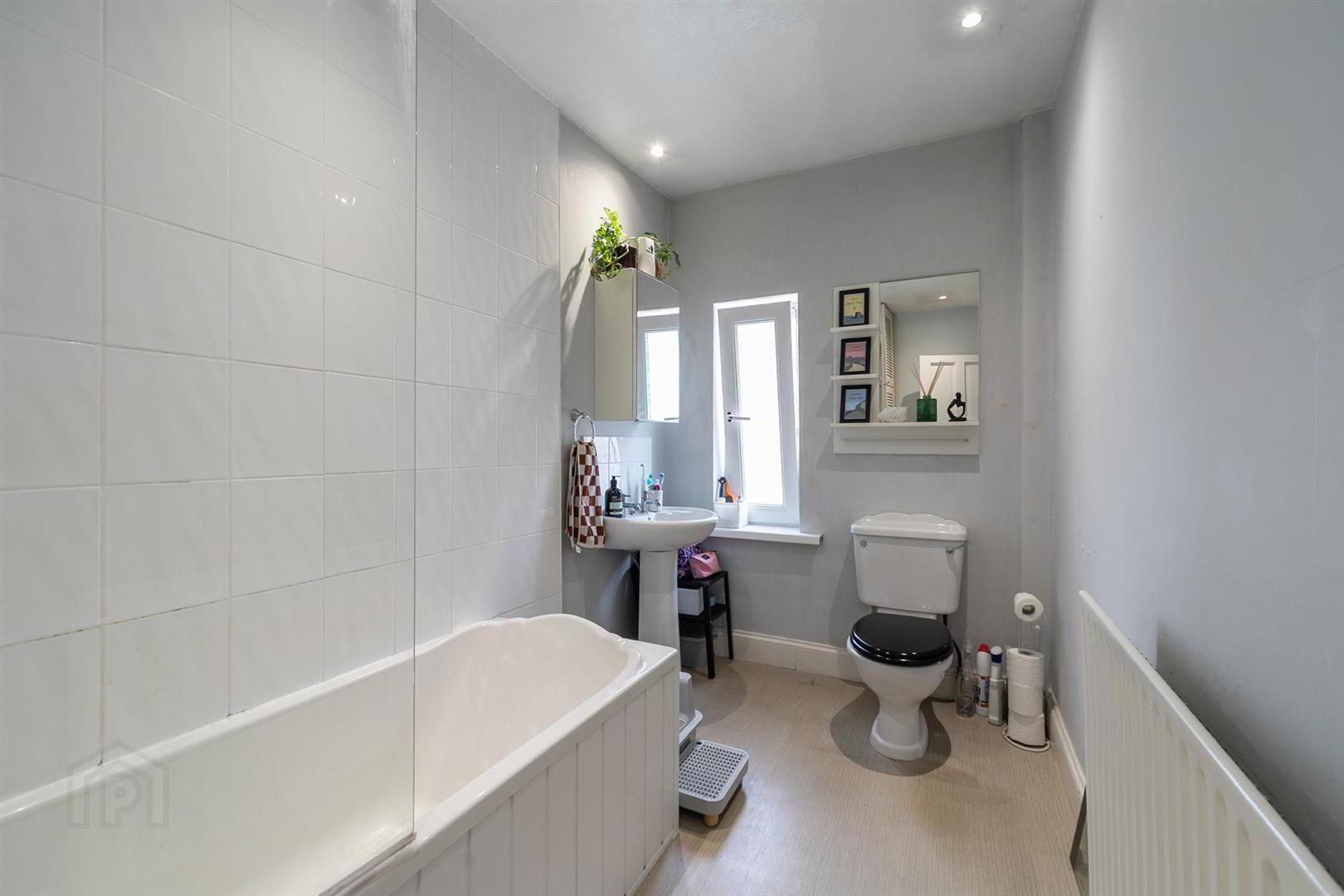 32 Dunraven Gardens 11 of 13