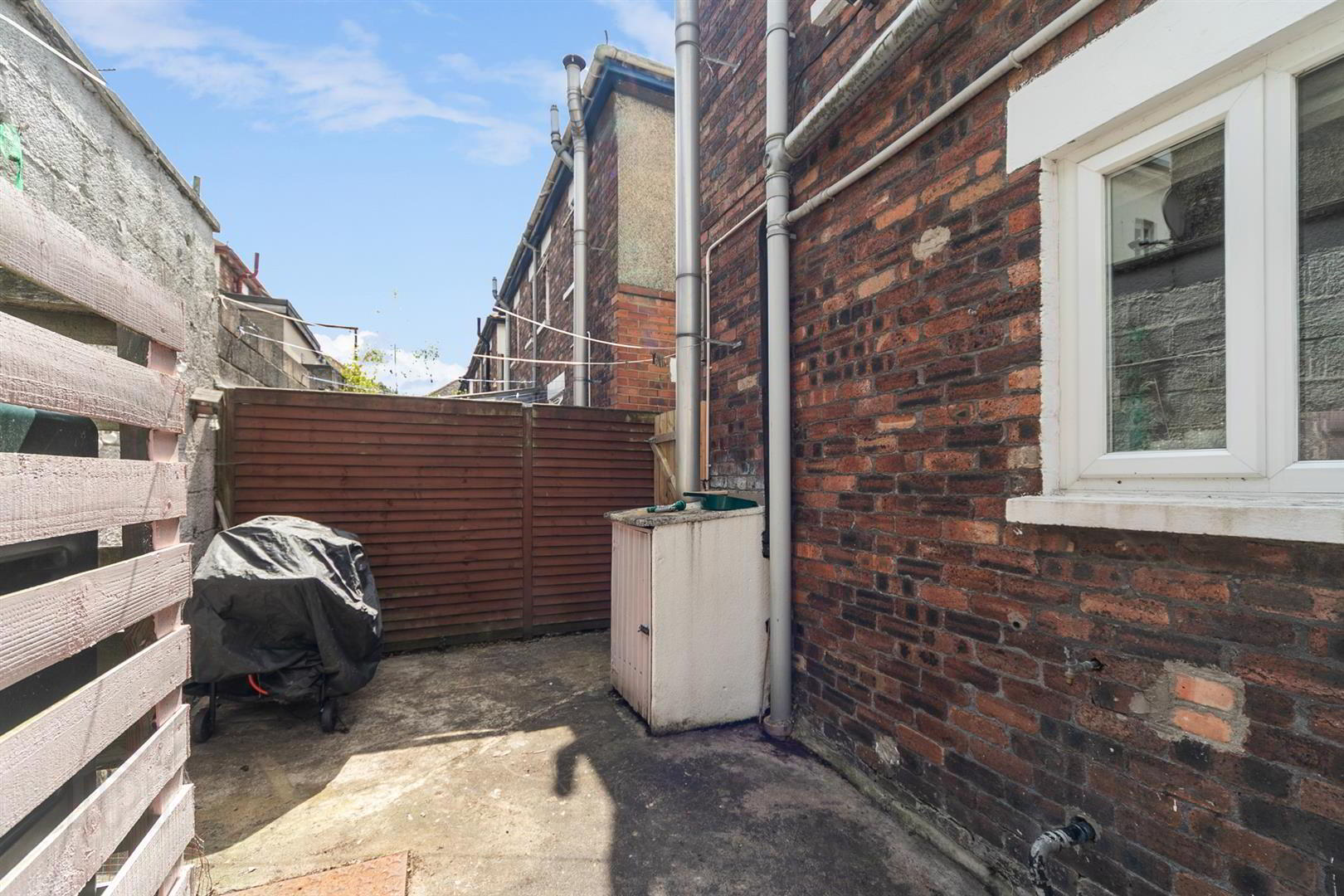 32 Dunraven Gardens 13 of 13