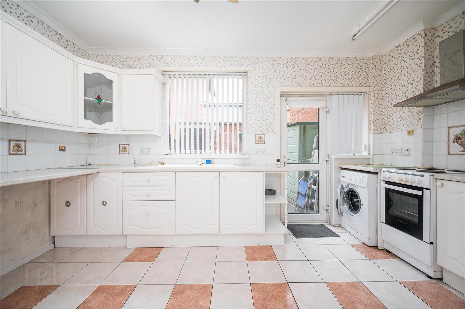11 Lichfield Avenue 7 of 18