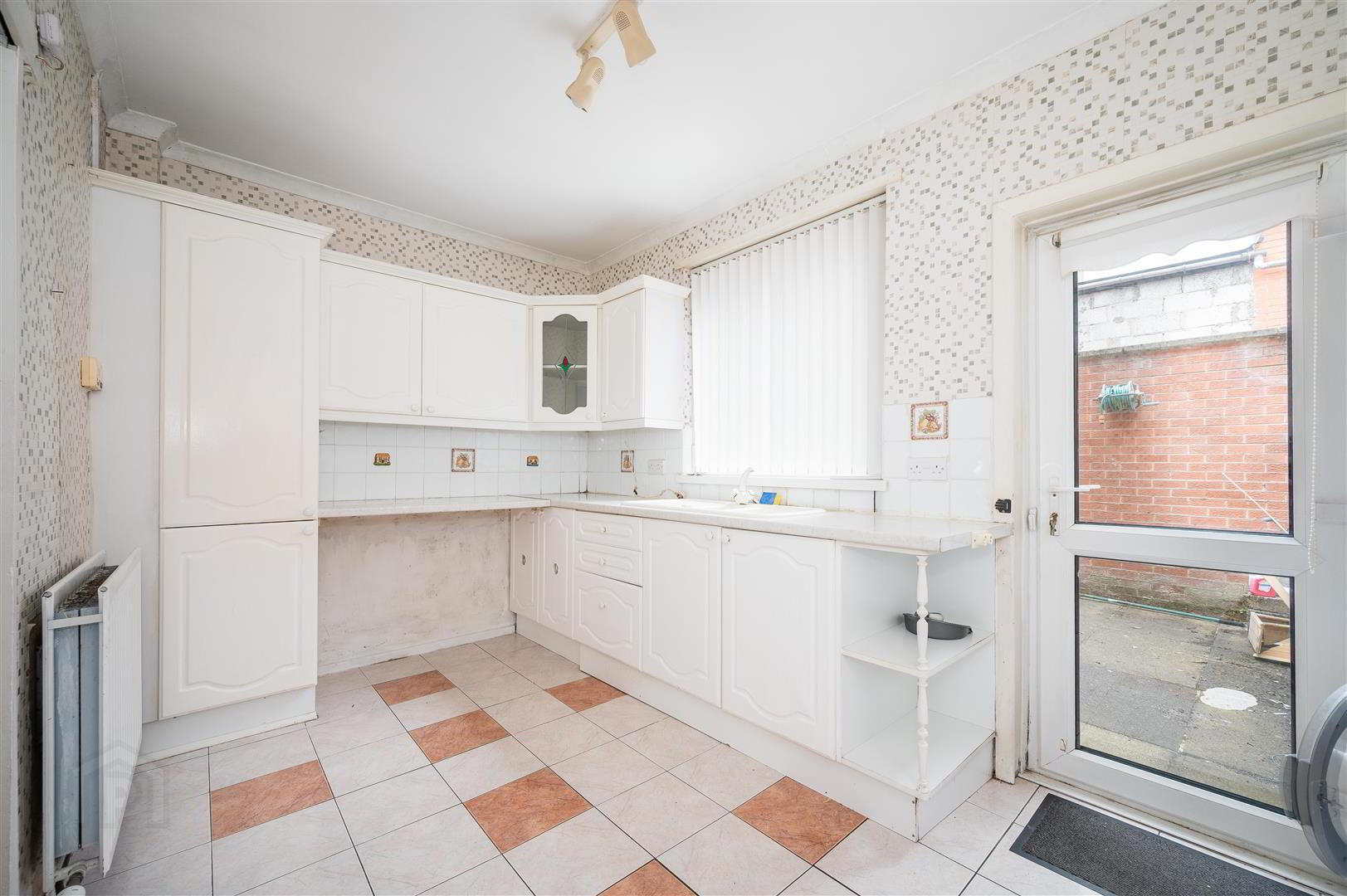 11 Lichfield Avenue 9 of 18