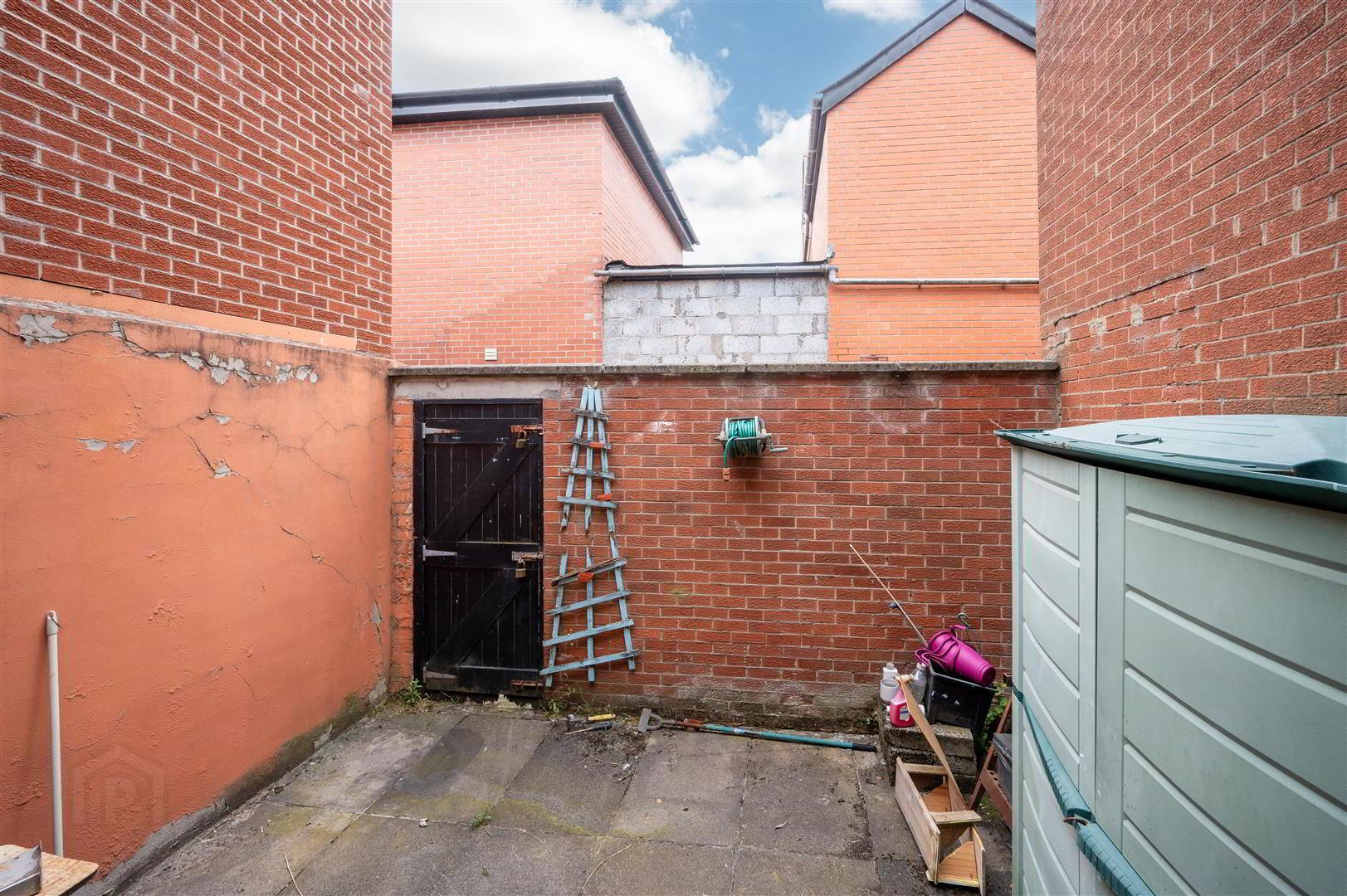 11 Lichfield Avenue 17 of 18