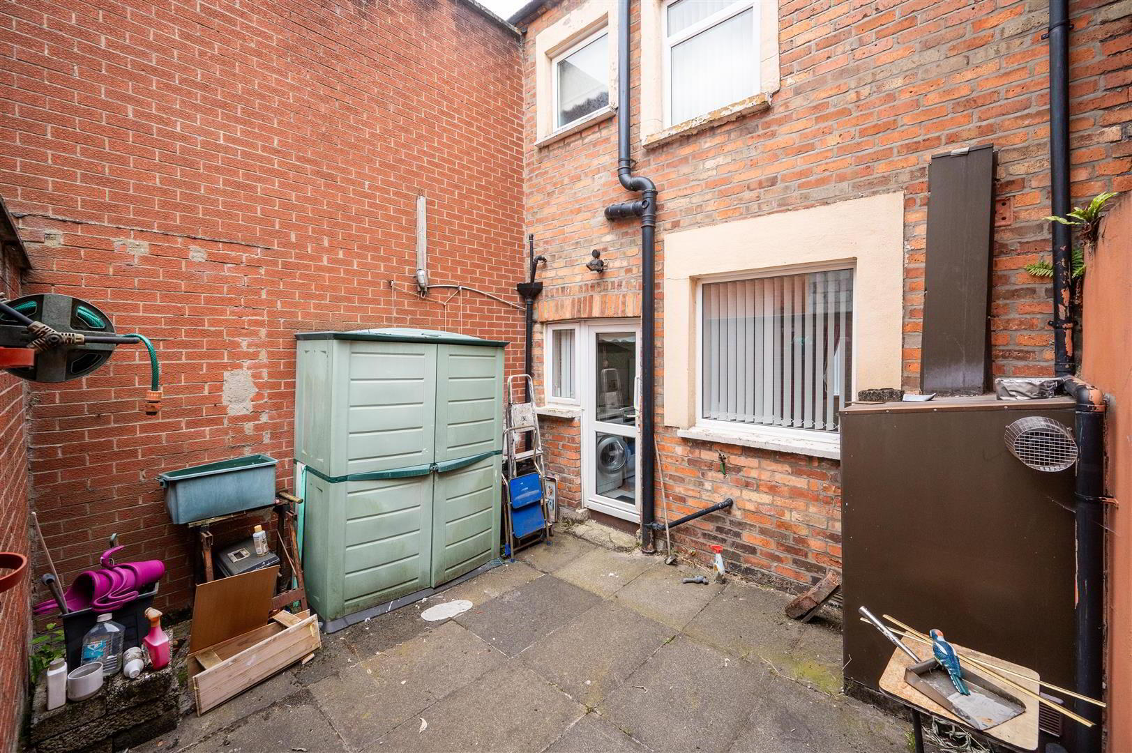 11 Lichfield Avenue 18 of 18