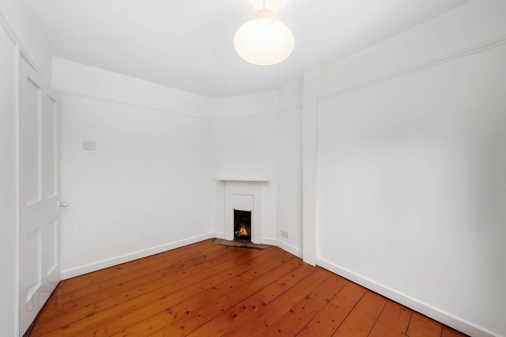 23 Larkfield Grove 23 of 31