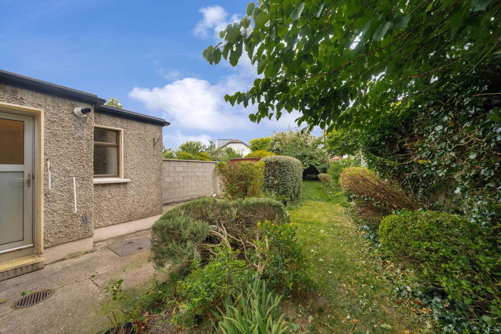 23 Larkfield Grove 24 of 31