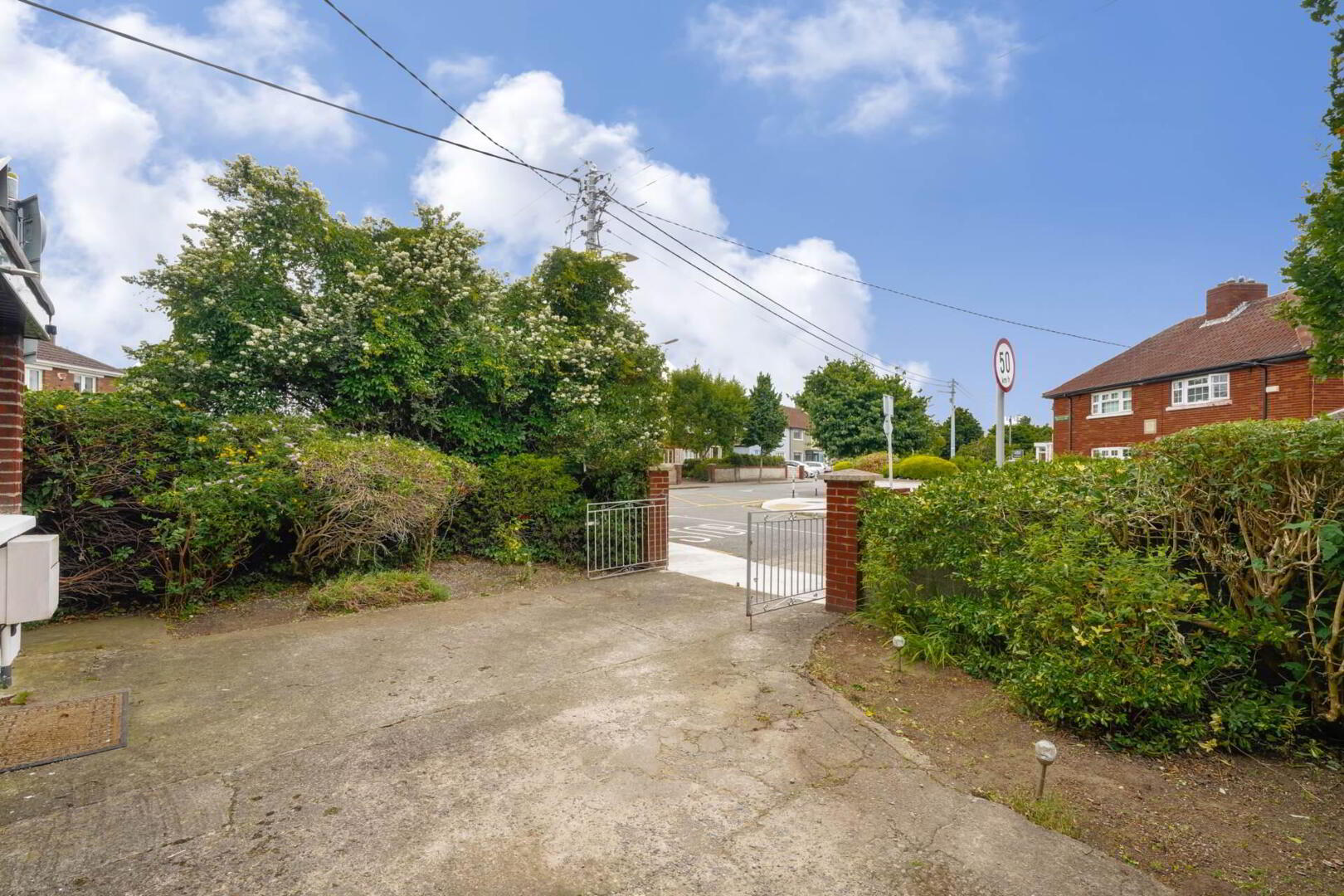 23 Larkfield Grove 31 of 31