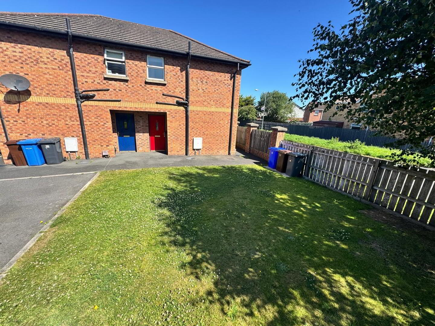 25 Balmoral Square 1 of 14