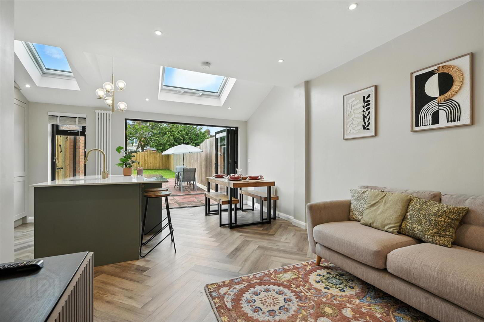 85 Priory Park 16 of 31