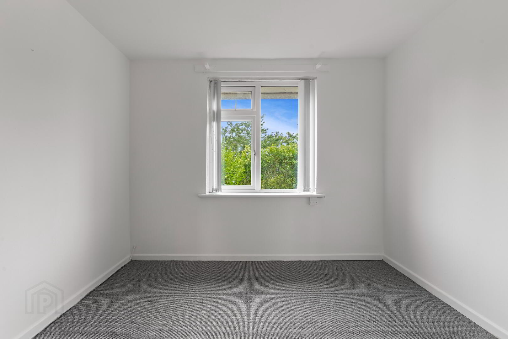 128 Dunclug Gardens 12 of 15