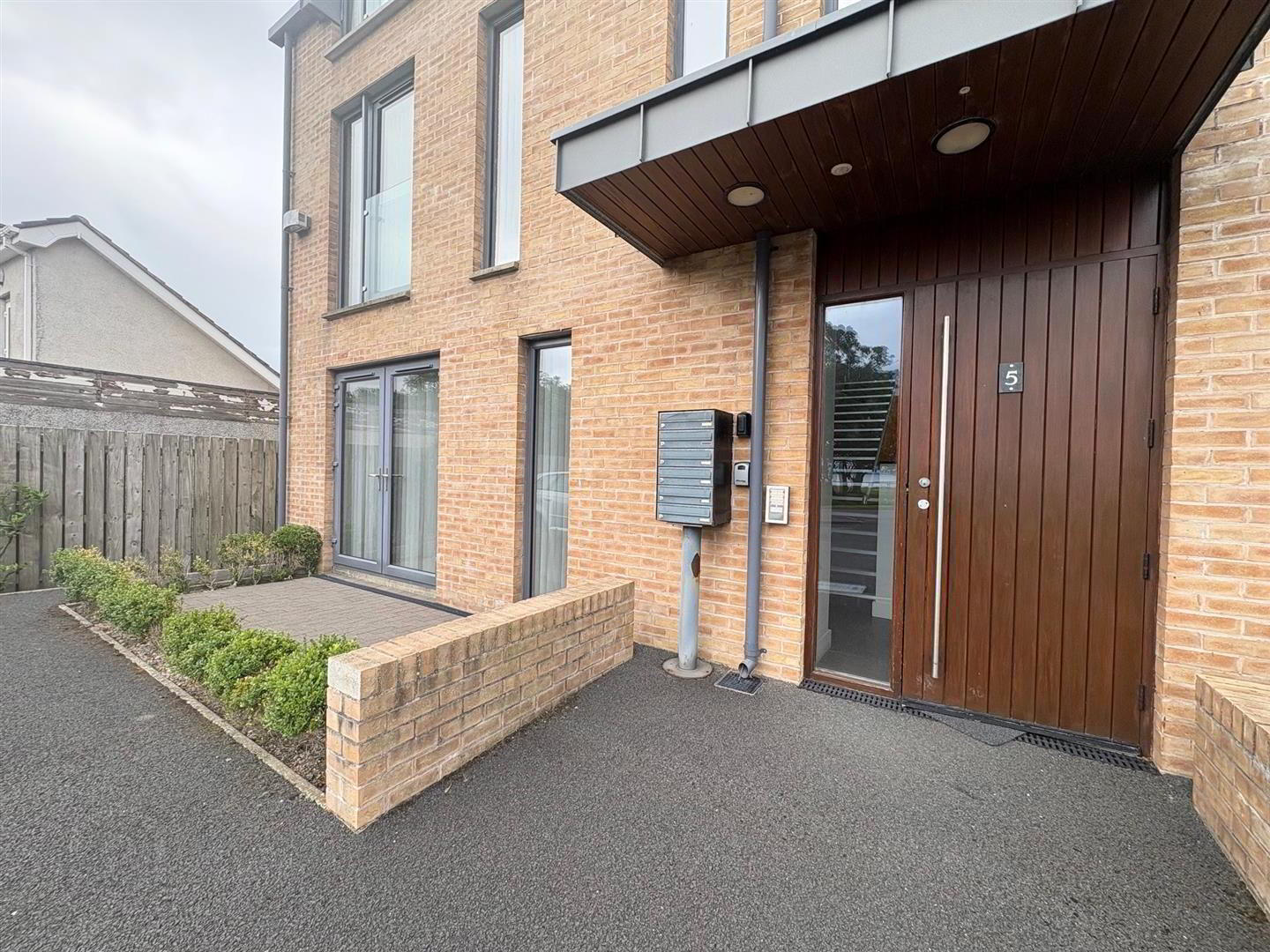 property description image