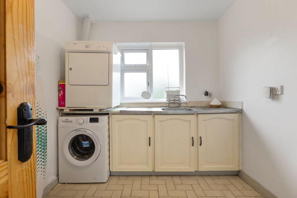 14 Dreen Road 18 of 28