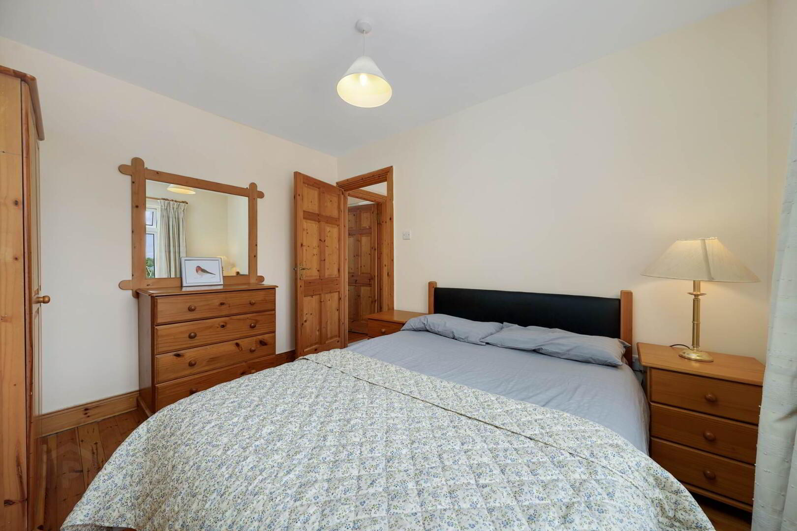 1 Cromlech Close 17 of 35