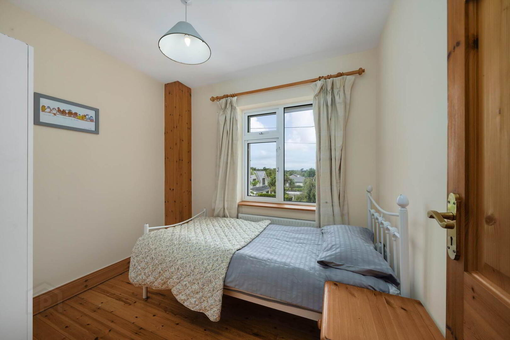 1 Cromlech Close 18 of 35