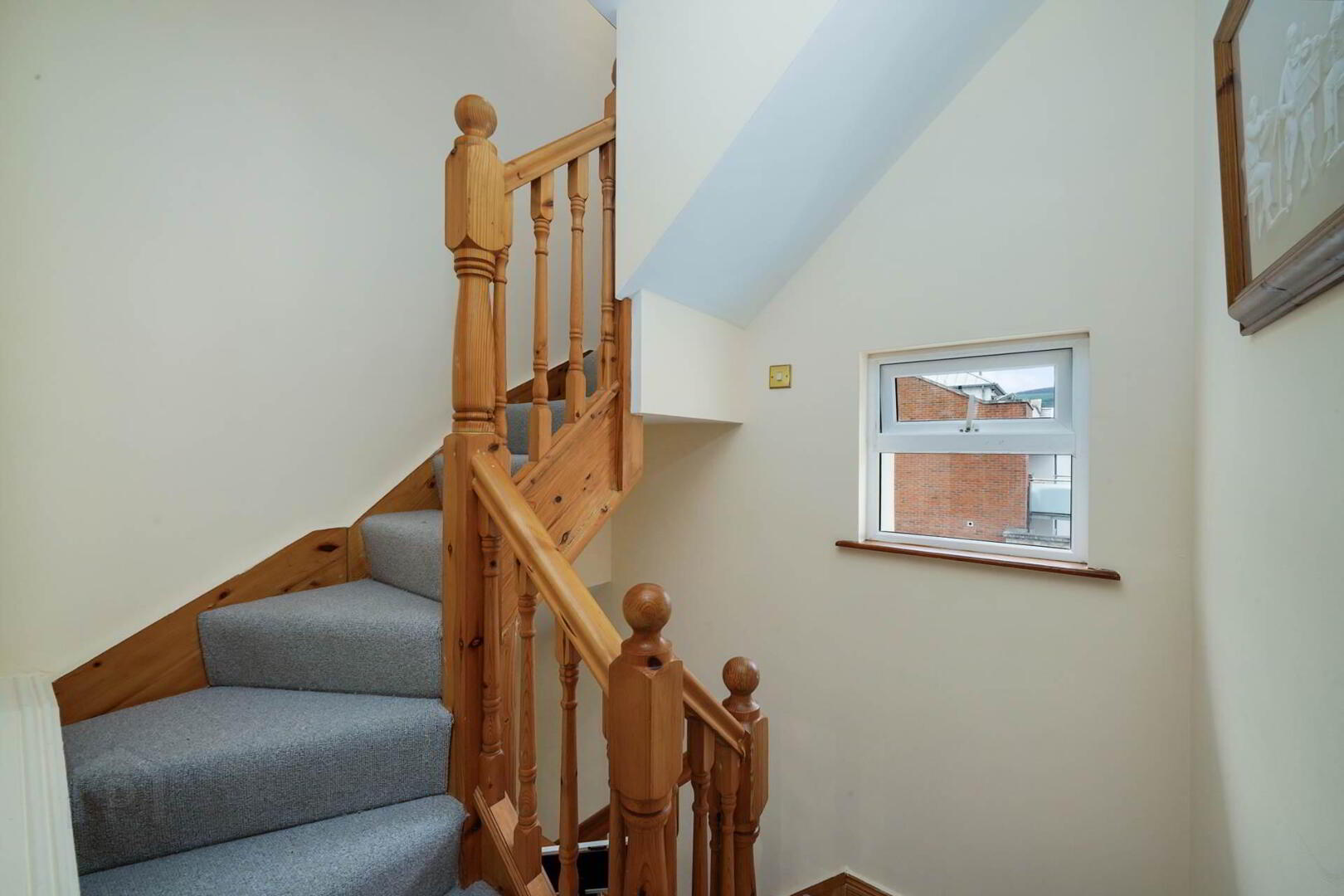 1 Cromlech Close 20 of 35