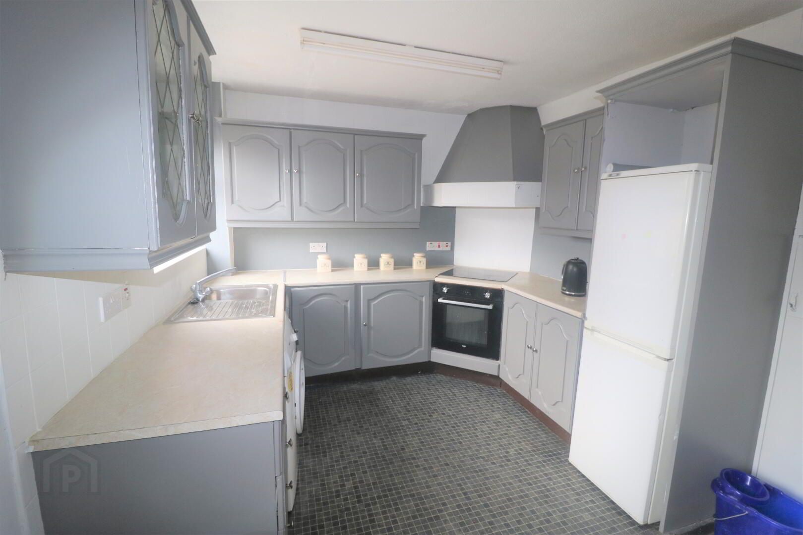 147 Dunclug Gardens 4 of 13