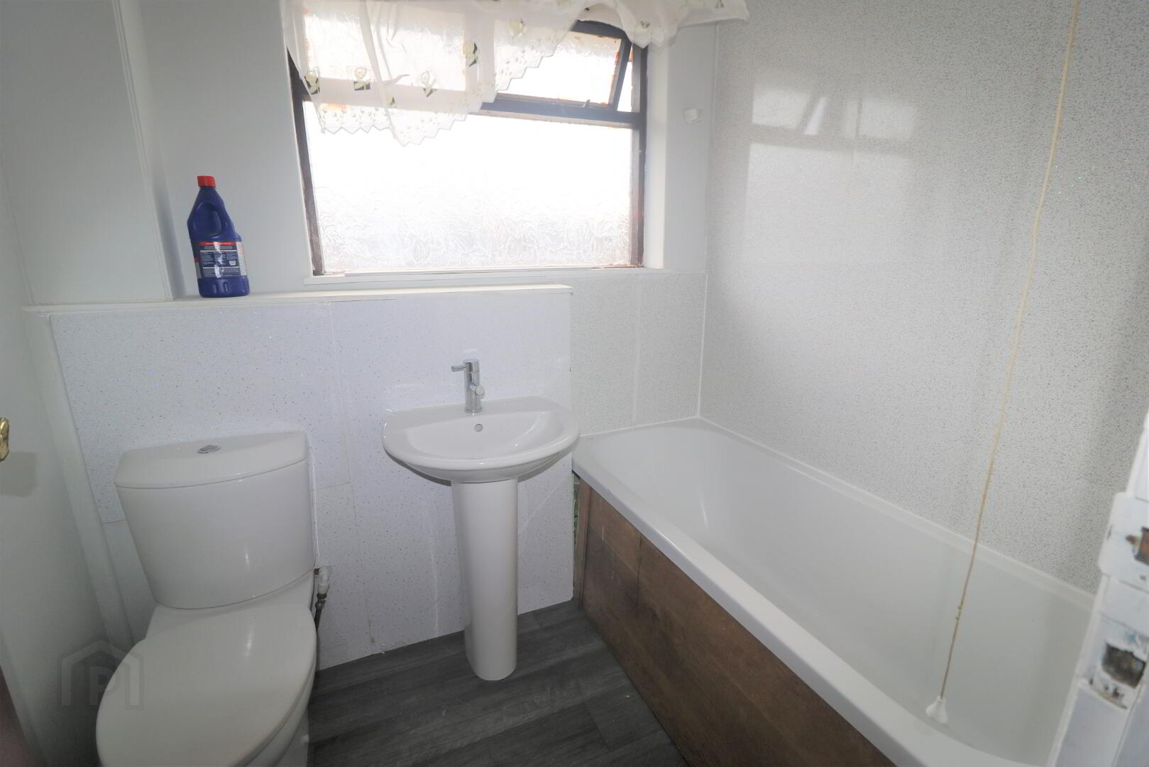 147 Dunclug Gardens 11 of 13