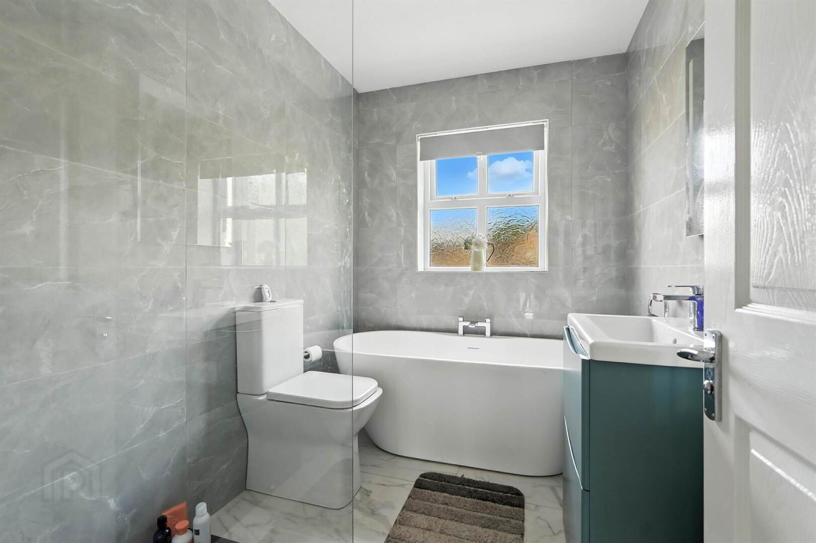 22 Belvedere Manor 6 of 16