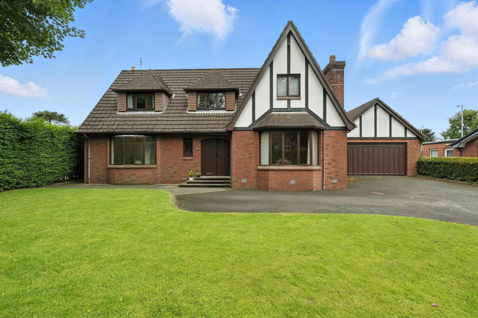 550a Upper Newtownards Road 1 of 16