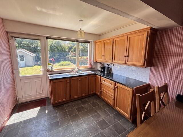 Il Fracombe, 25 Laburnum Park 6 of 15