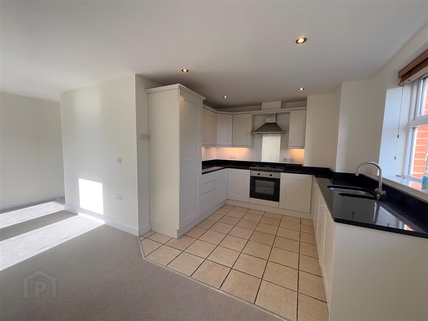 Apt 4, 50 Fortwilliam Demesne 8 of 14