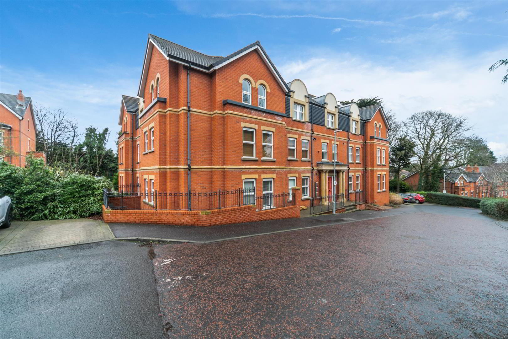 Apt 4, 50 Fortwilliam Demesne 14 of 14