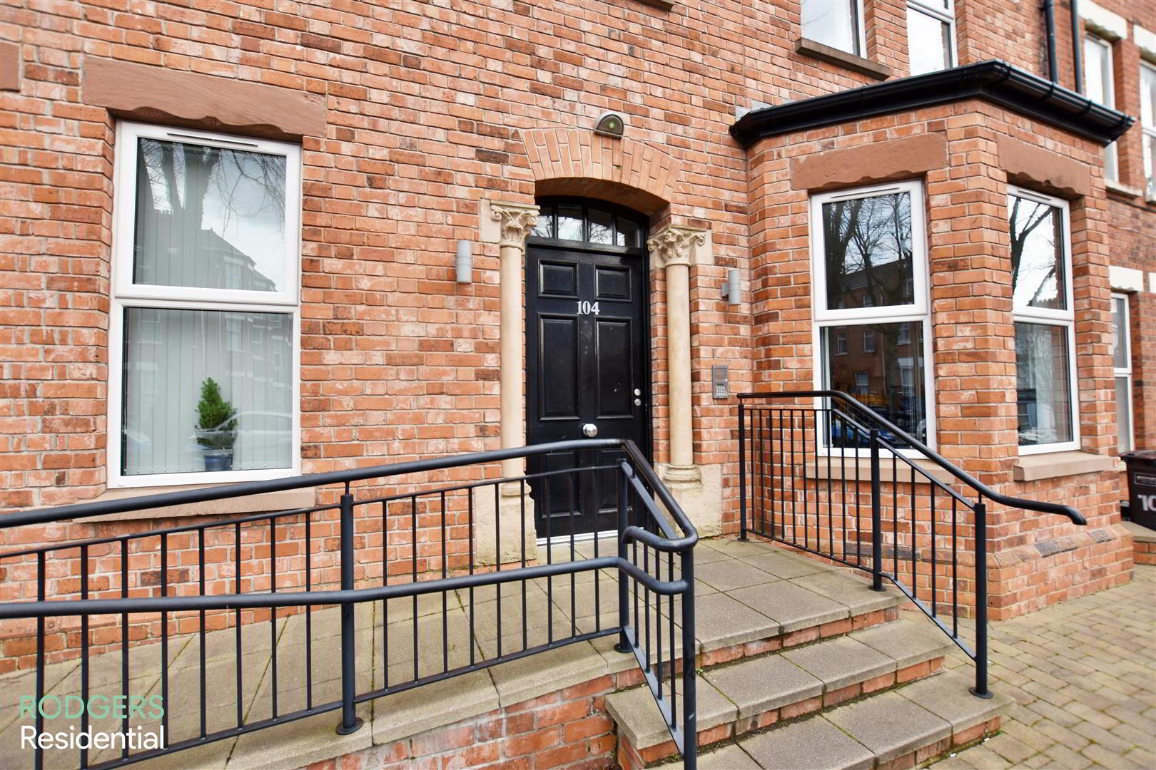 Apt 9, 104 Eglantine Avenue 3 of 9