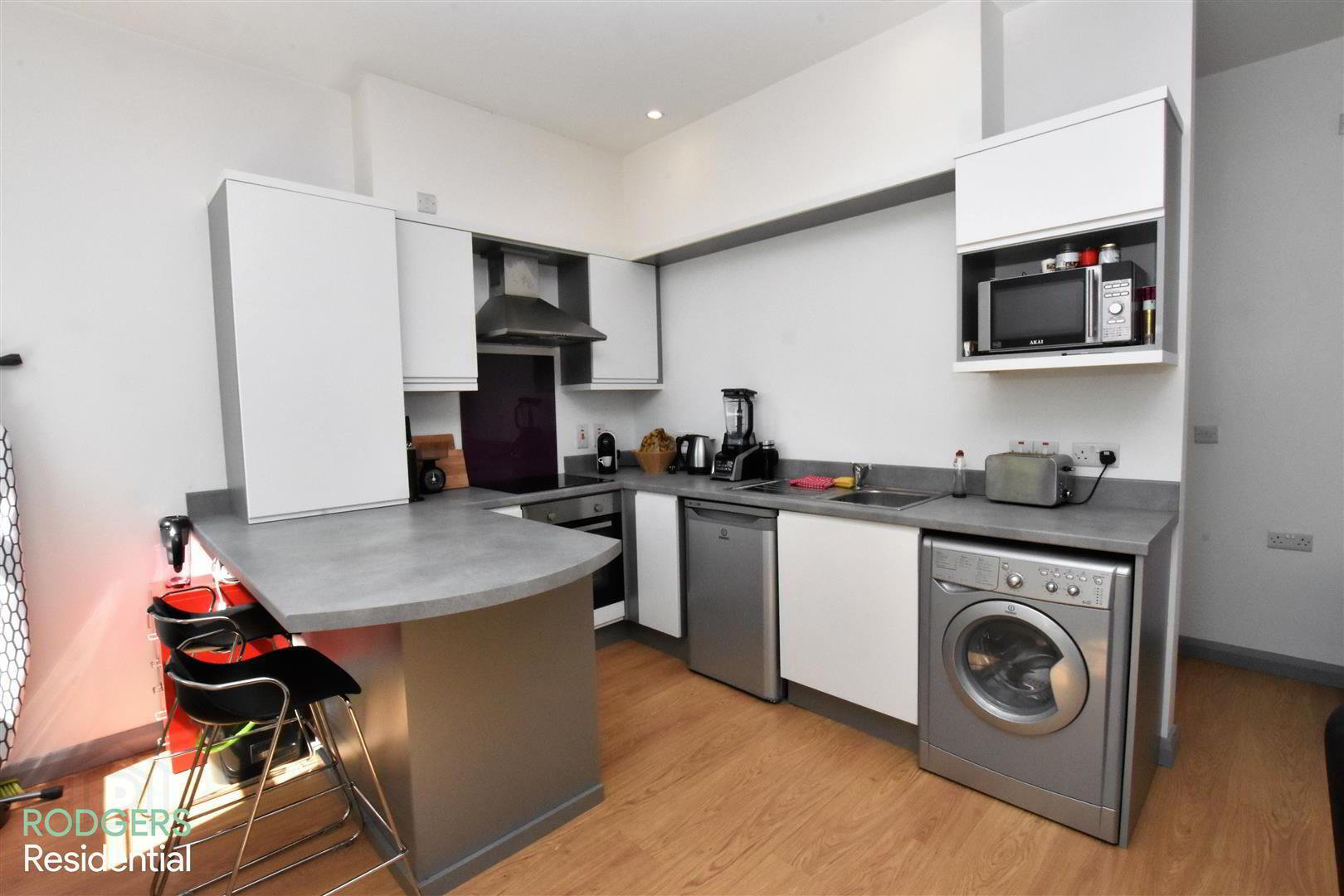 Apt 9, 104 Eglantine Avenue 6 of 9