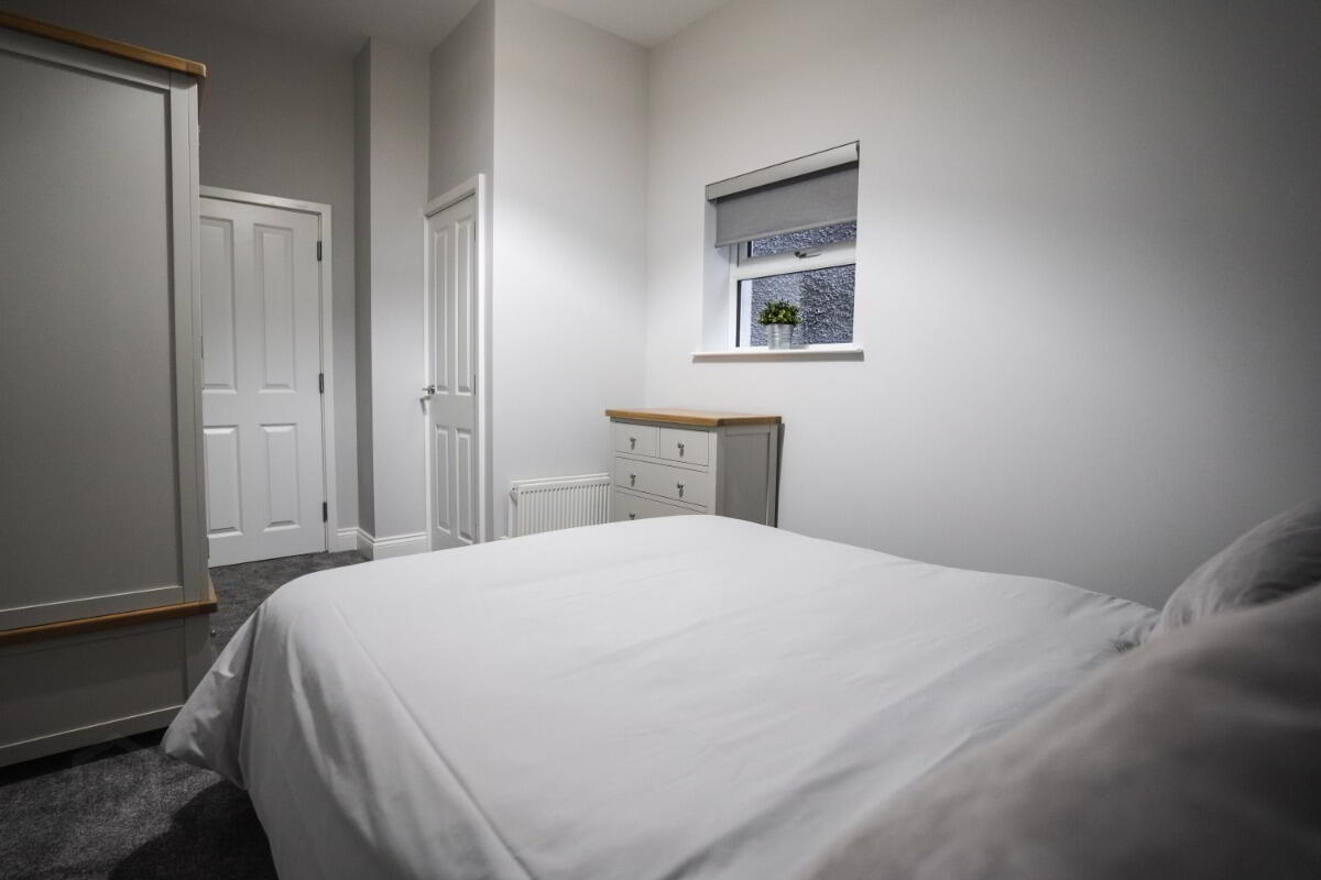 Apartment 1 45 University Street 8 of 8