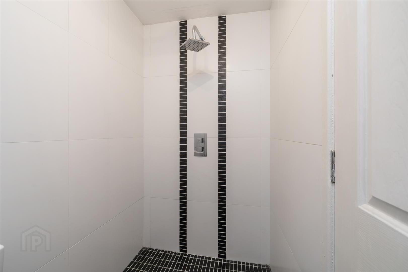 78 Mountpottinger Road 13 of 32