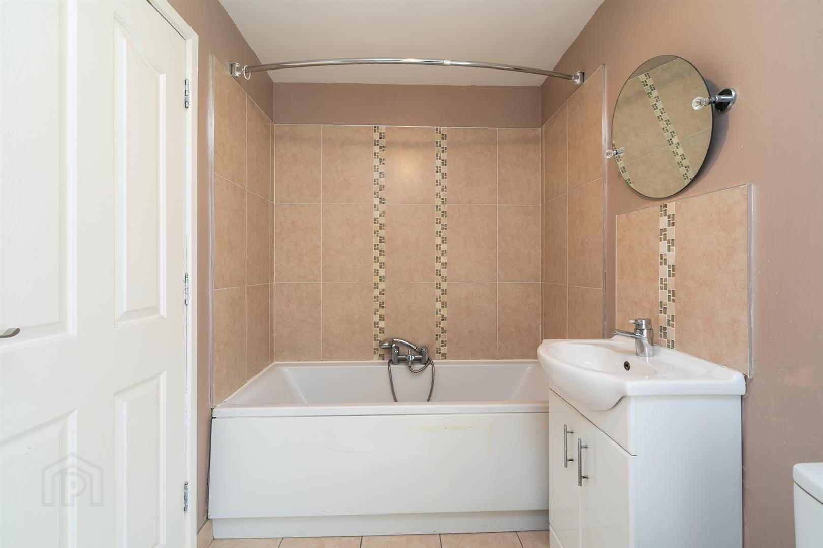 78 Mountpottinger Road 20 of 32