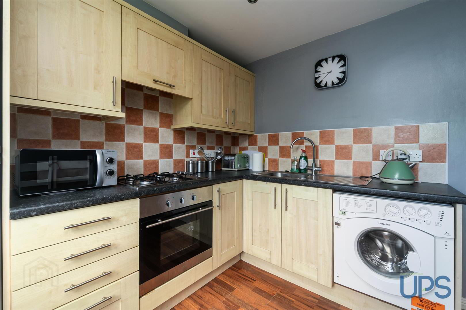 Apt 6, 15 St. Annes Road 5 of 19