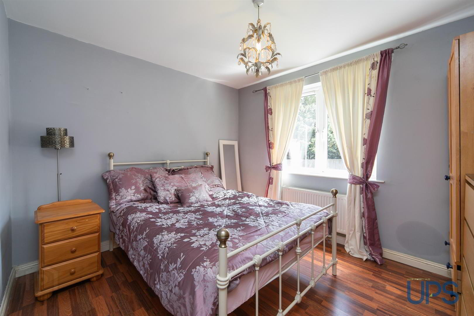 Apt 6, 15 St. Annes Road 7 of 19
