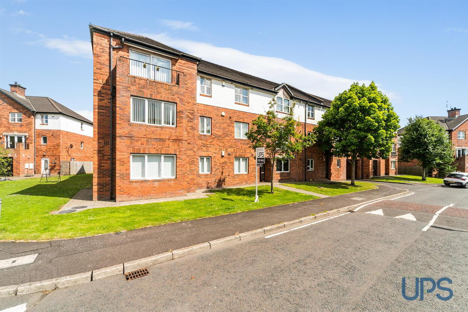 Apt 6, 15 St. Annes Road 1 of 19
