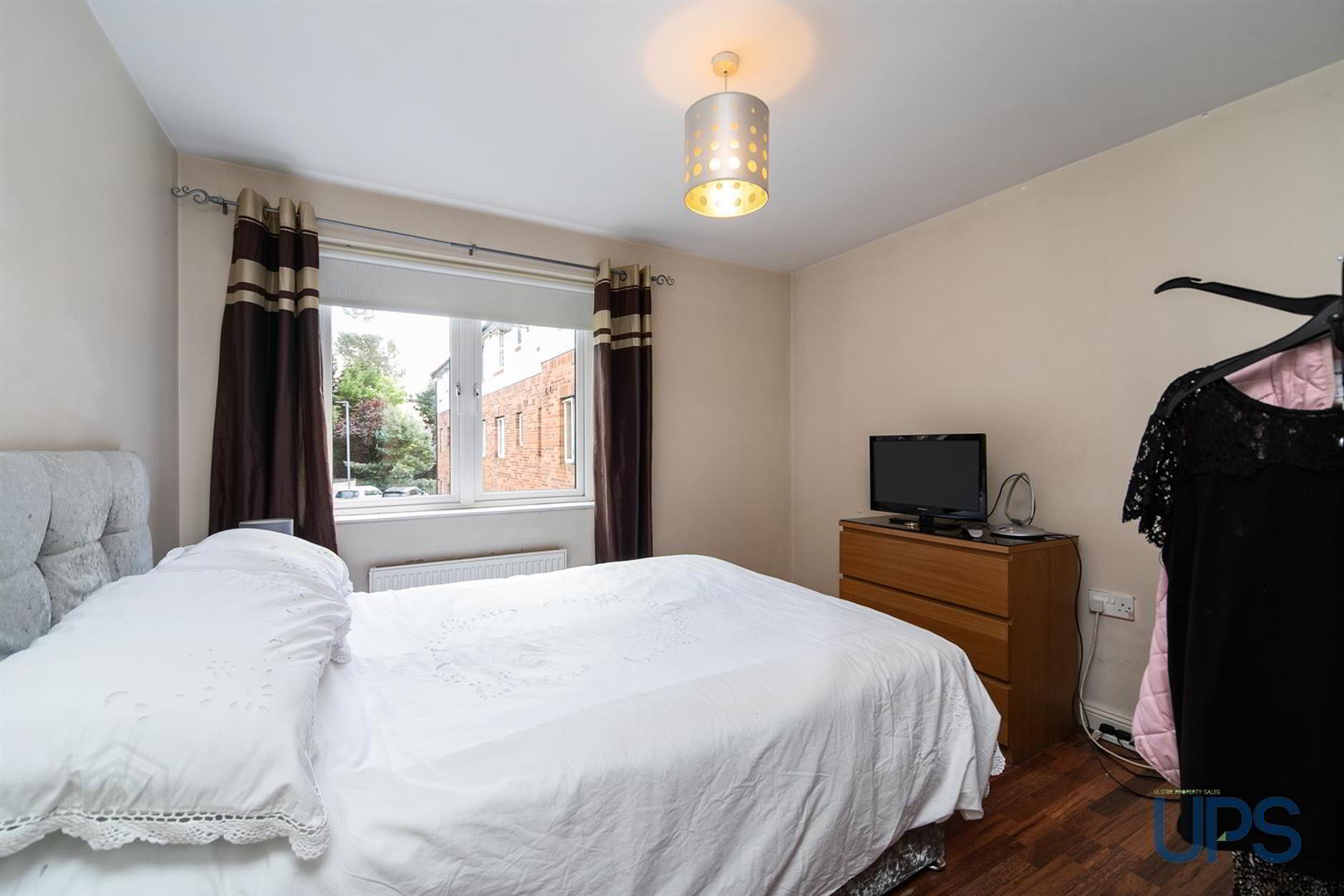Apt 6, 15 St. Annes Road 11 of 19