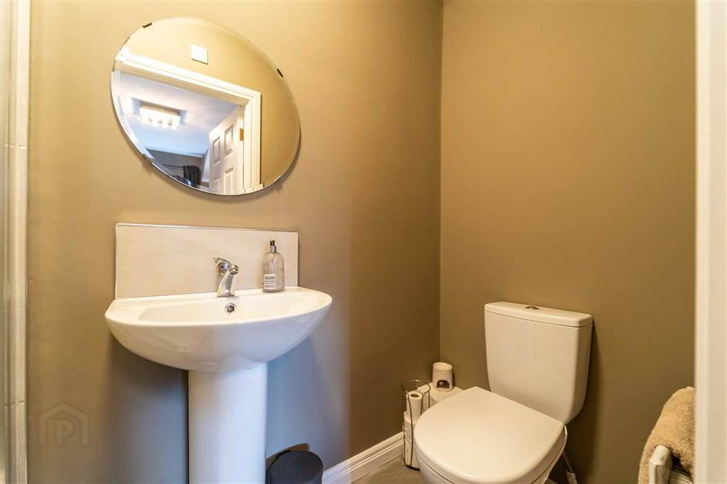 8 Lineybrook Lane 17 of 21
