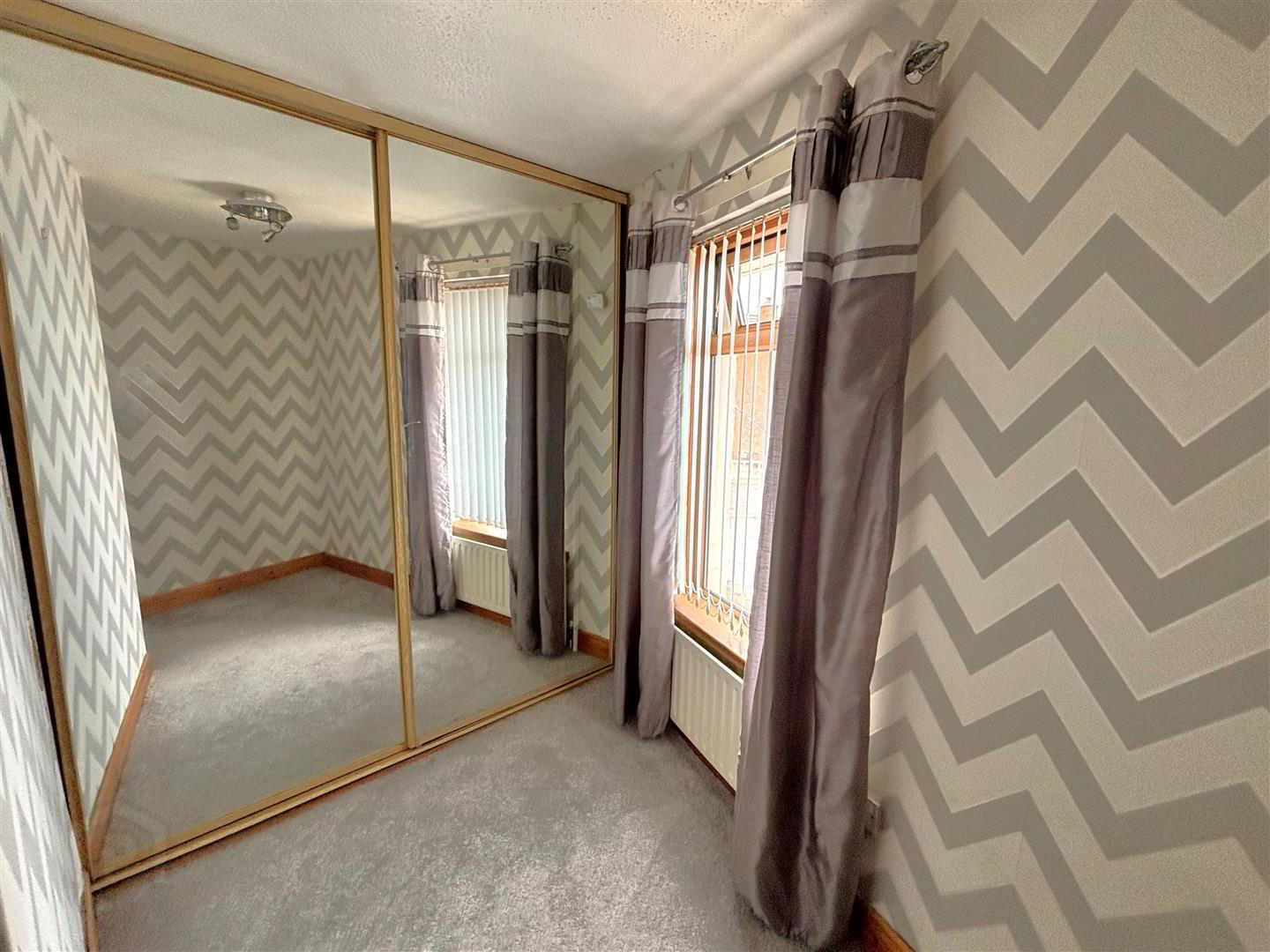 48 Ashmore Street 19 of 24
