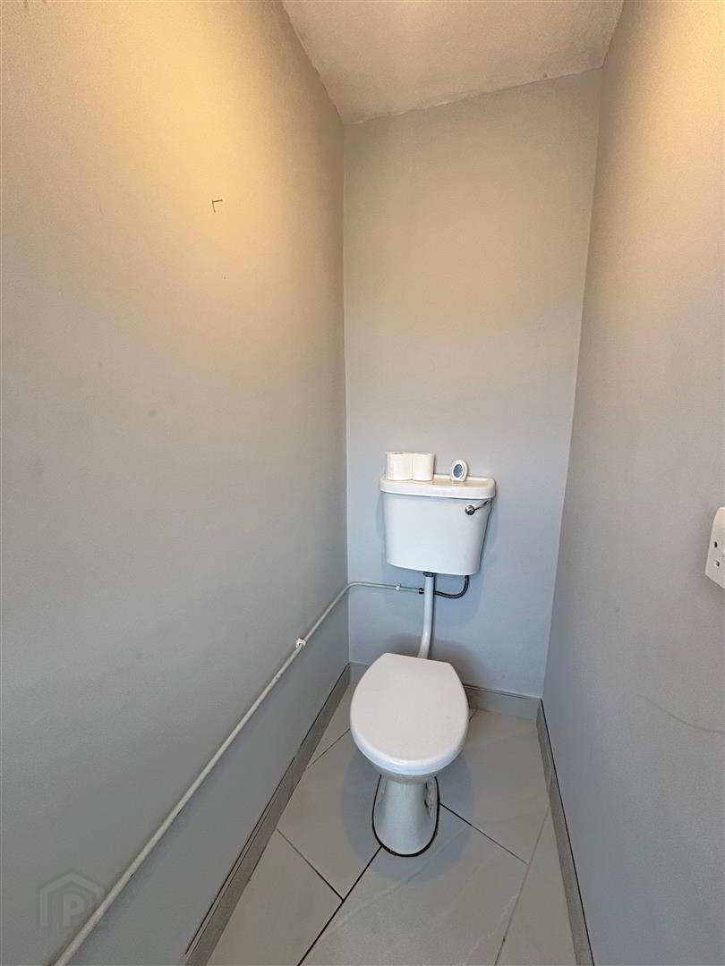 48 Ashmore Street 12 of 24