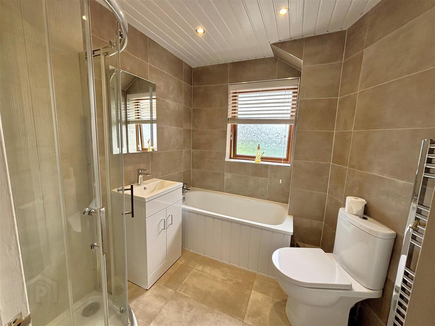 48 Ashmore Street 13 of 24