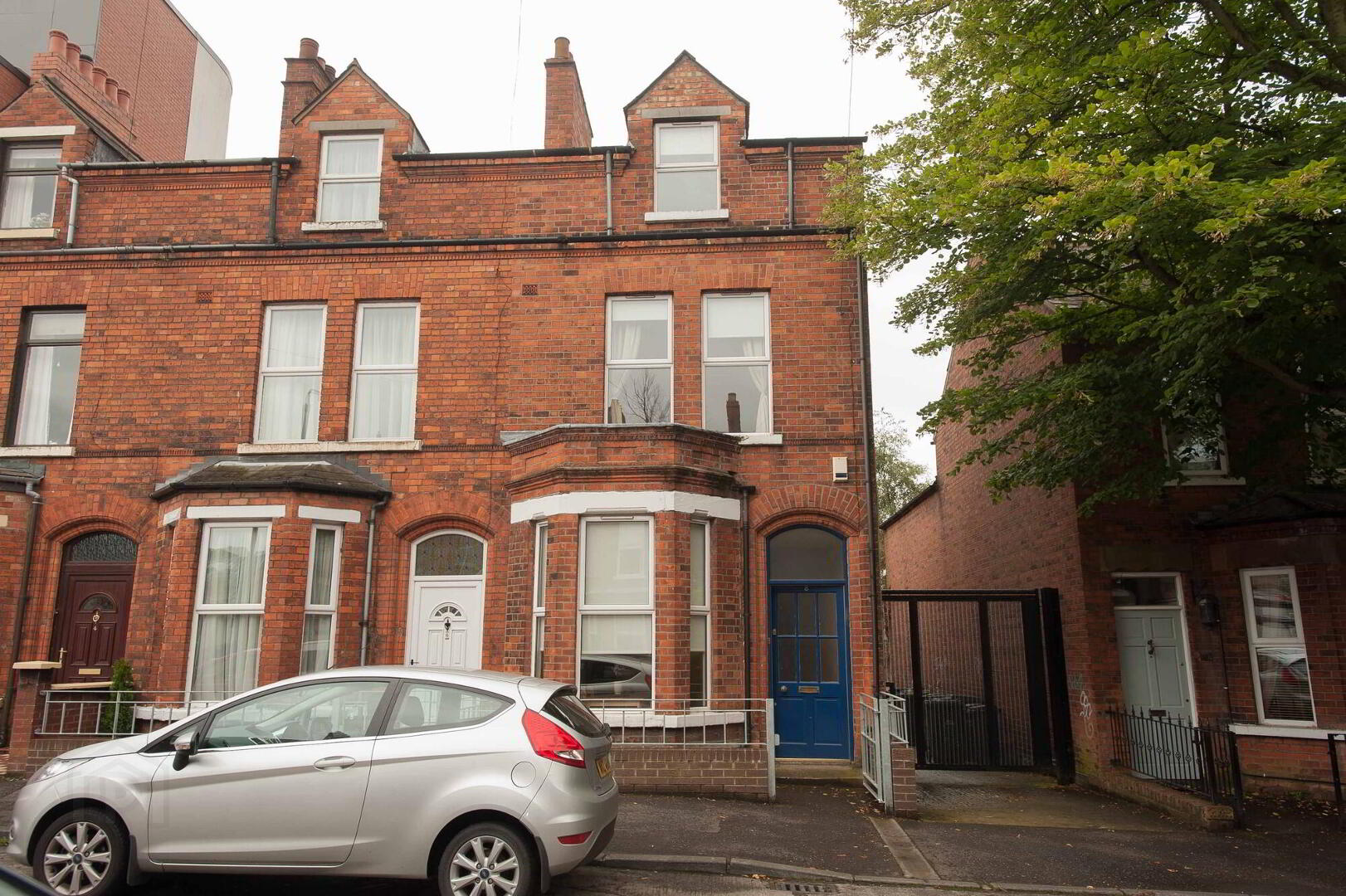 8 Adelaide Avenue 1 of 8