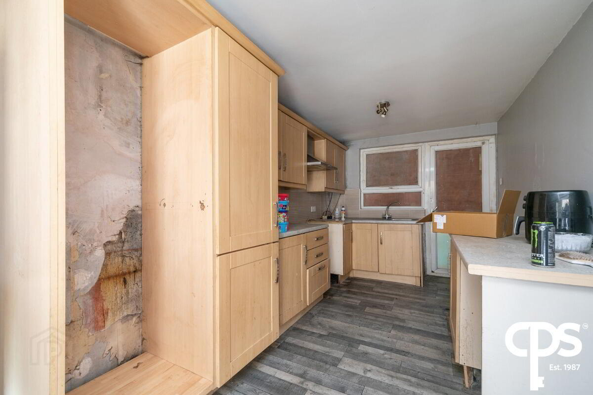 11 Ballygomartin Road 9 of 16